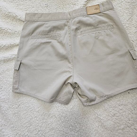 Cargo Walking Shorts; 100% Cotton; Size 8 - Picture 2 of 5